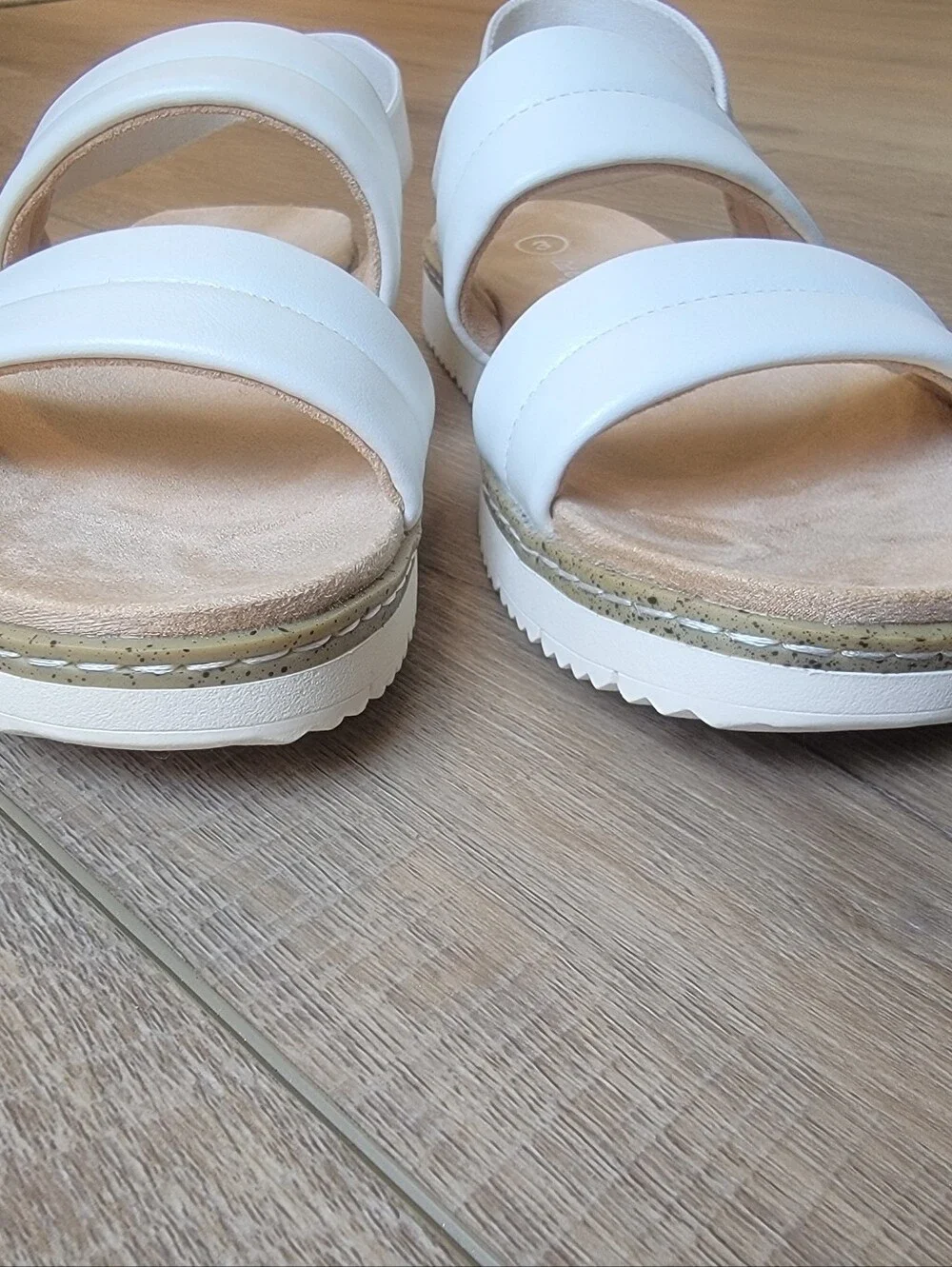 Cat & Jack Kids Kailan White Faux Leather Platform Sandals Size 3 Minimalist - Picture 4 of 12